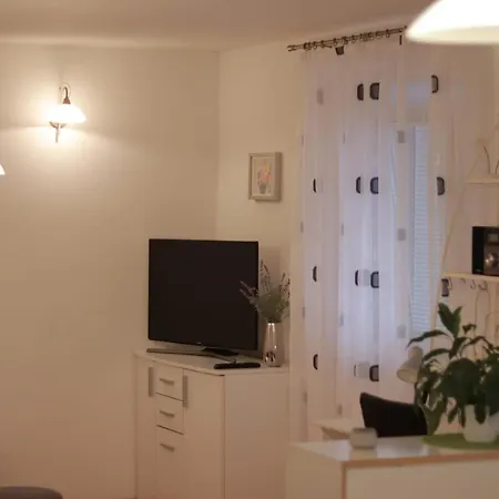 Sara Apartman *