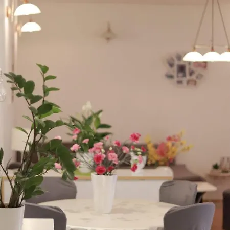 Sara Apartman Splitska